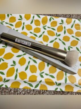 BeautyCounter cream bronzer brush